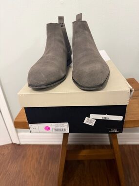 bp Men's Gray Suede Chukka Boots